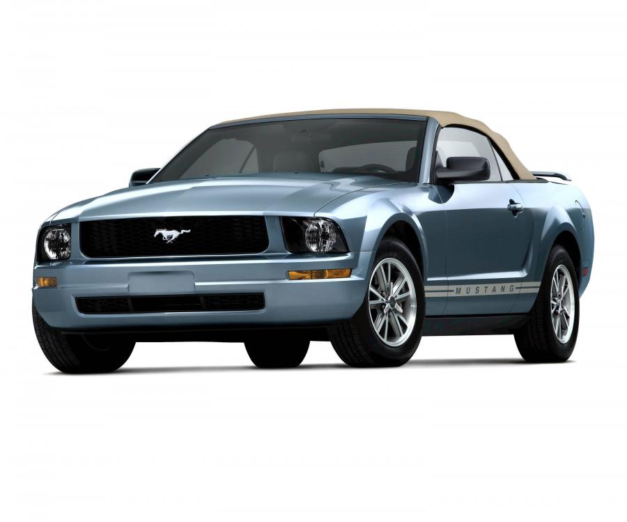  Ford Mustang Convertible 2005 года  (фото 10 из 11)
